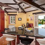 Rustic Karim With Pool In Porec ヴィラ