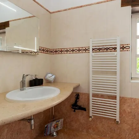 Villa Rustic Karim With Pool In Porec