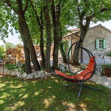 Rustic Karim With Pool In Porec