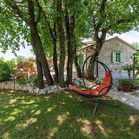 Rustic Karim With Pool In Porec