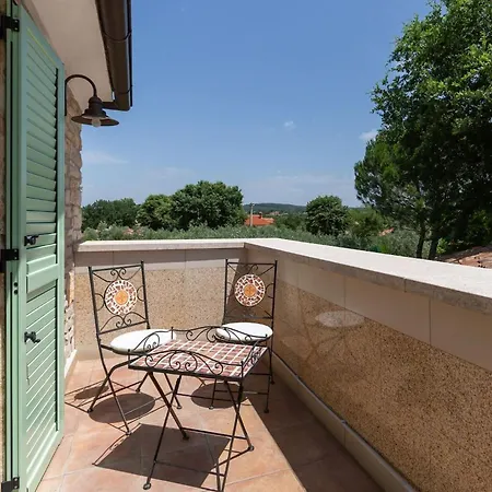 Villa Rustic Karim With Pool In Porec *