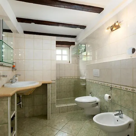 Villa Rustic Karim With Pool In Porec Jehnici