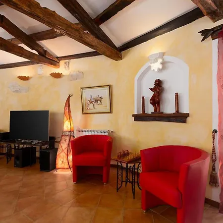 Villa Rustic Karim With Pool In Porec Jehnici