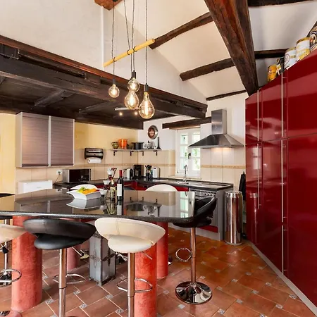 Rustic Karim With Pool In Porec *