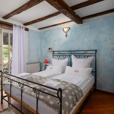 Rustic Karim With Pool In Porec Jehnici