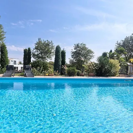 Rustic Karim With Pool In Porec Jehnici