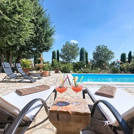 Rustic Karim With Pool In Porec * Jehnici