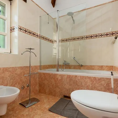 Villa Rustic Karim With Pool In Porec Jehnici