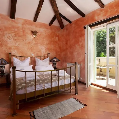 Villa Rustic Karim With Pool In Porec