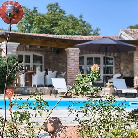 Rustic Karim With Pool In Porec Jehnici