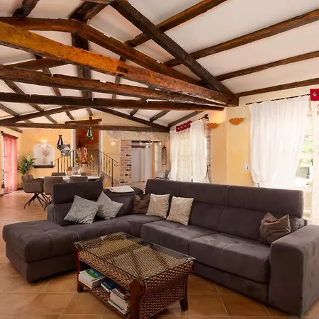 Rustic Karim With Pool In Porec * Jehnici