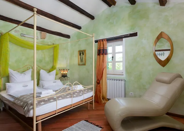 Vila Rustic Karim With Pool In Porec Jehnici