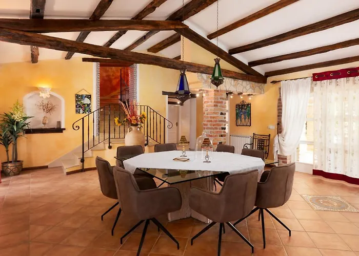 Rustic Karim With Pool In Porec Jehnici