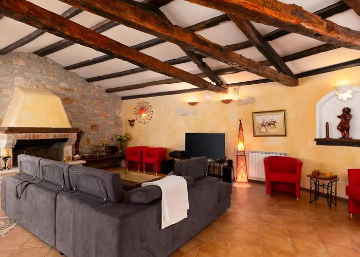 Vila Rustic Karim With Pool In Porec Jehnici