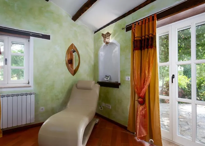 Vila Rustic Karim With Pool In Porec Jehnici