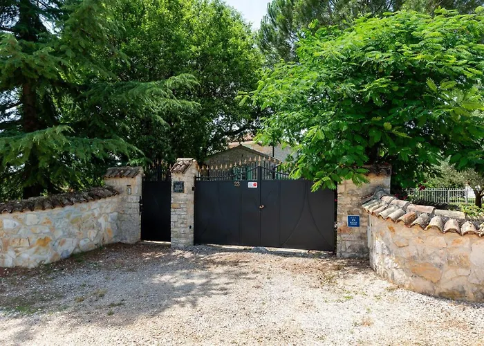 Vila Rustic Karim With Pool In Porec *